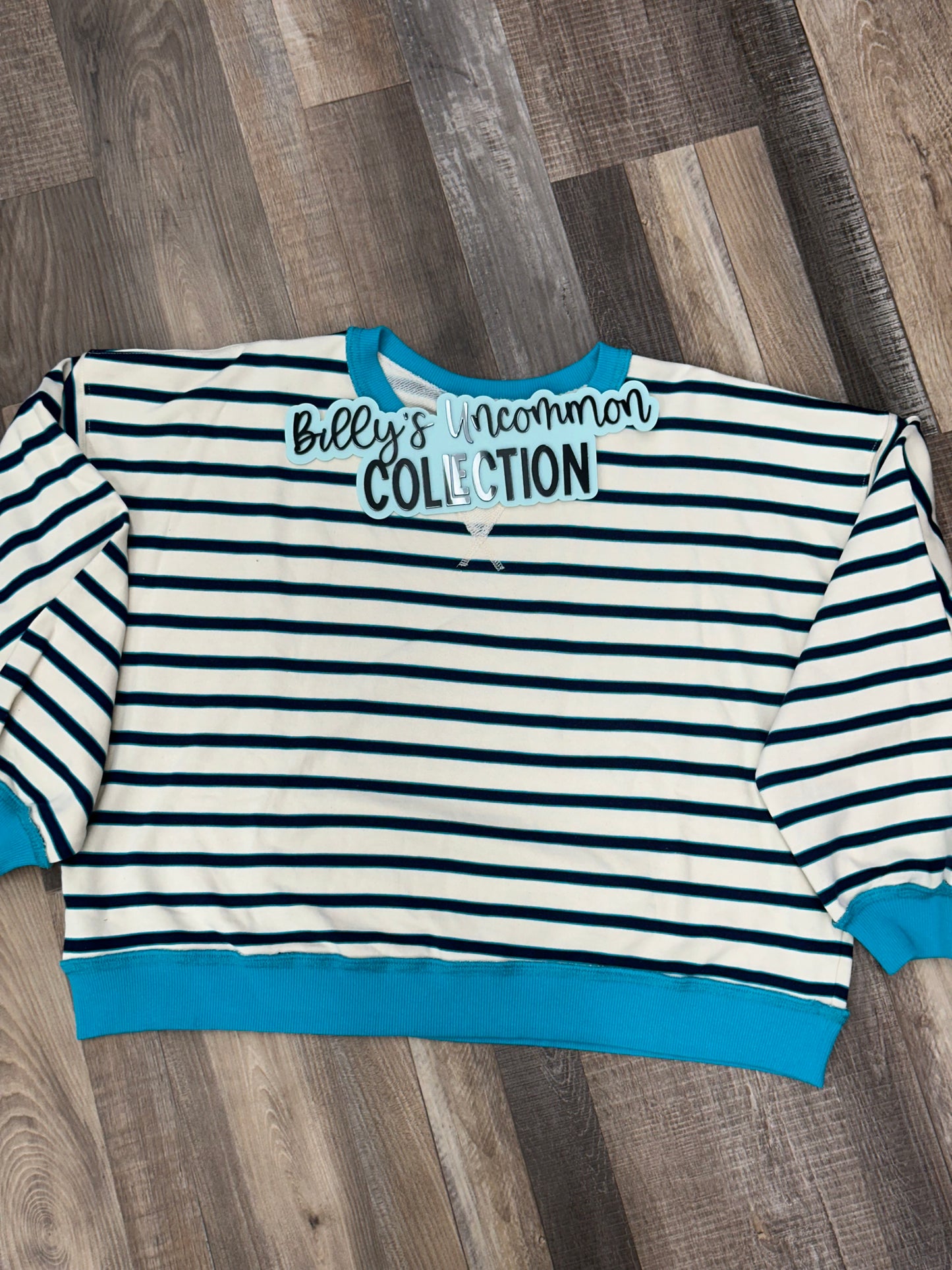 STRIPED CONTRAST SOFT SWEATSHIRT