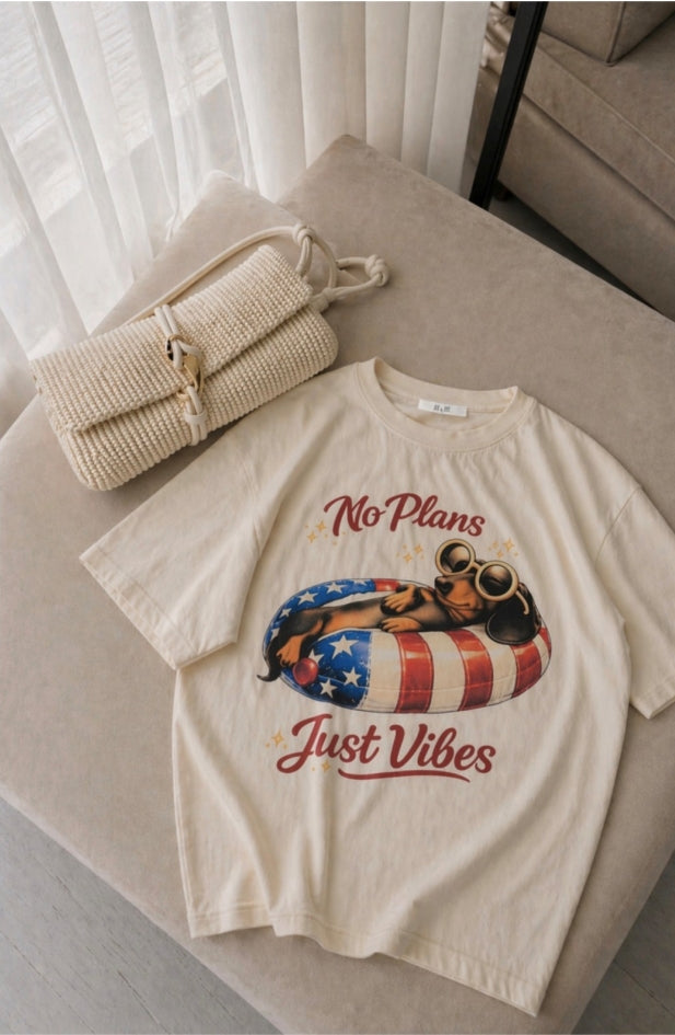 NO PLANS JUST VIBES DOG GRAPHIC TEE