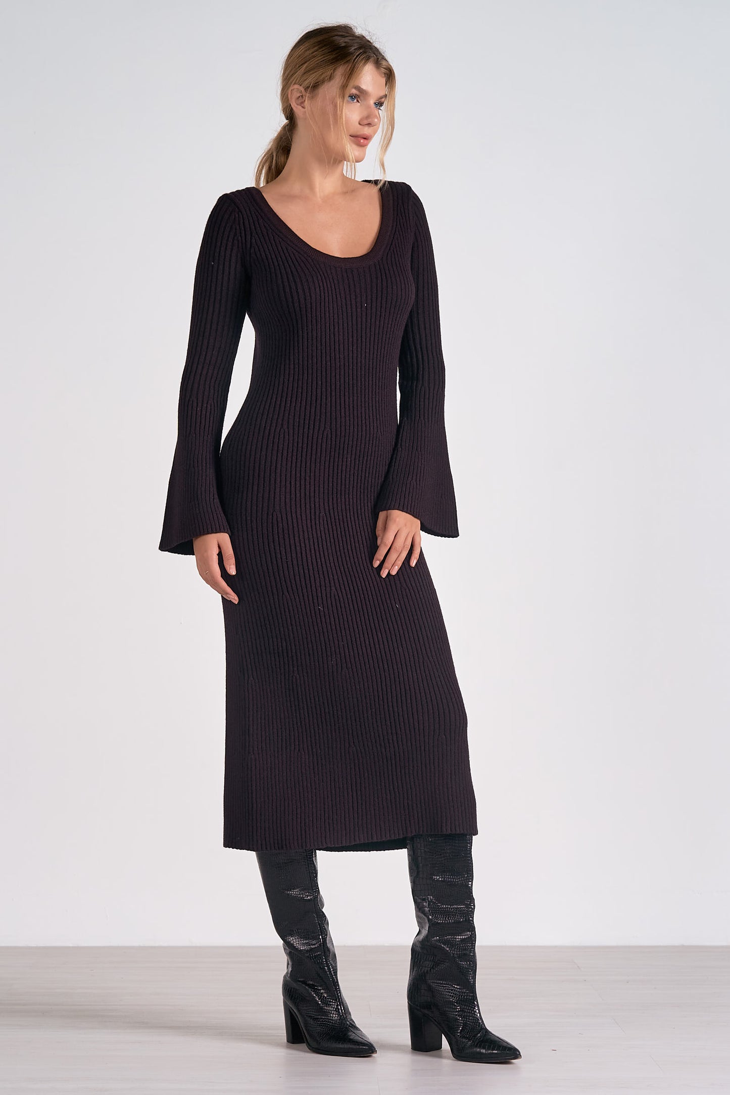 Elan Maxi Long Scoop Neck Dress