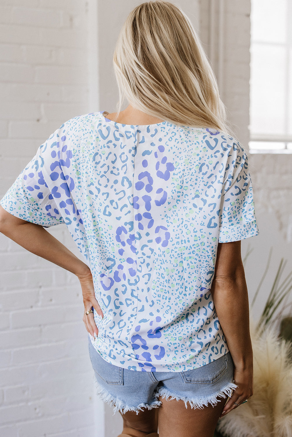 Leopard Mixed V-neck
